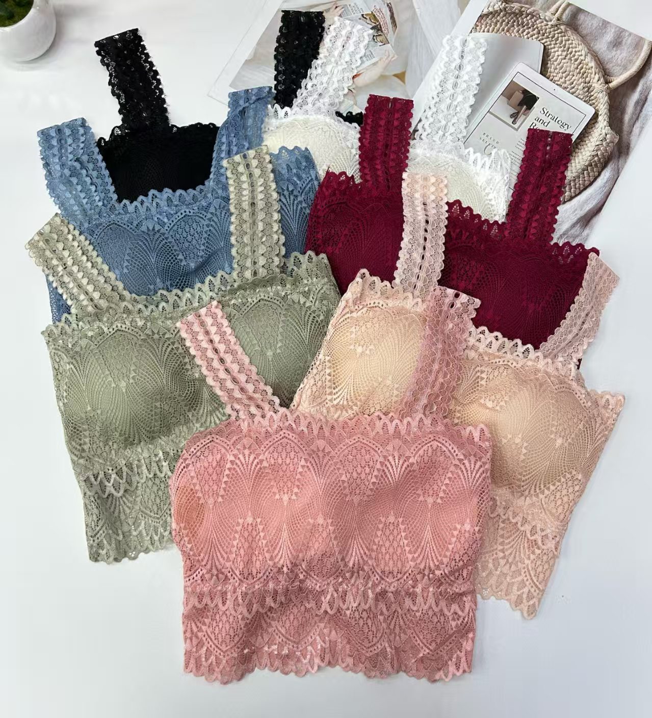 外贸出口宽带蕾丝吊带纯色舒适透气可拆卸胸垫吊带背心