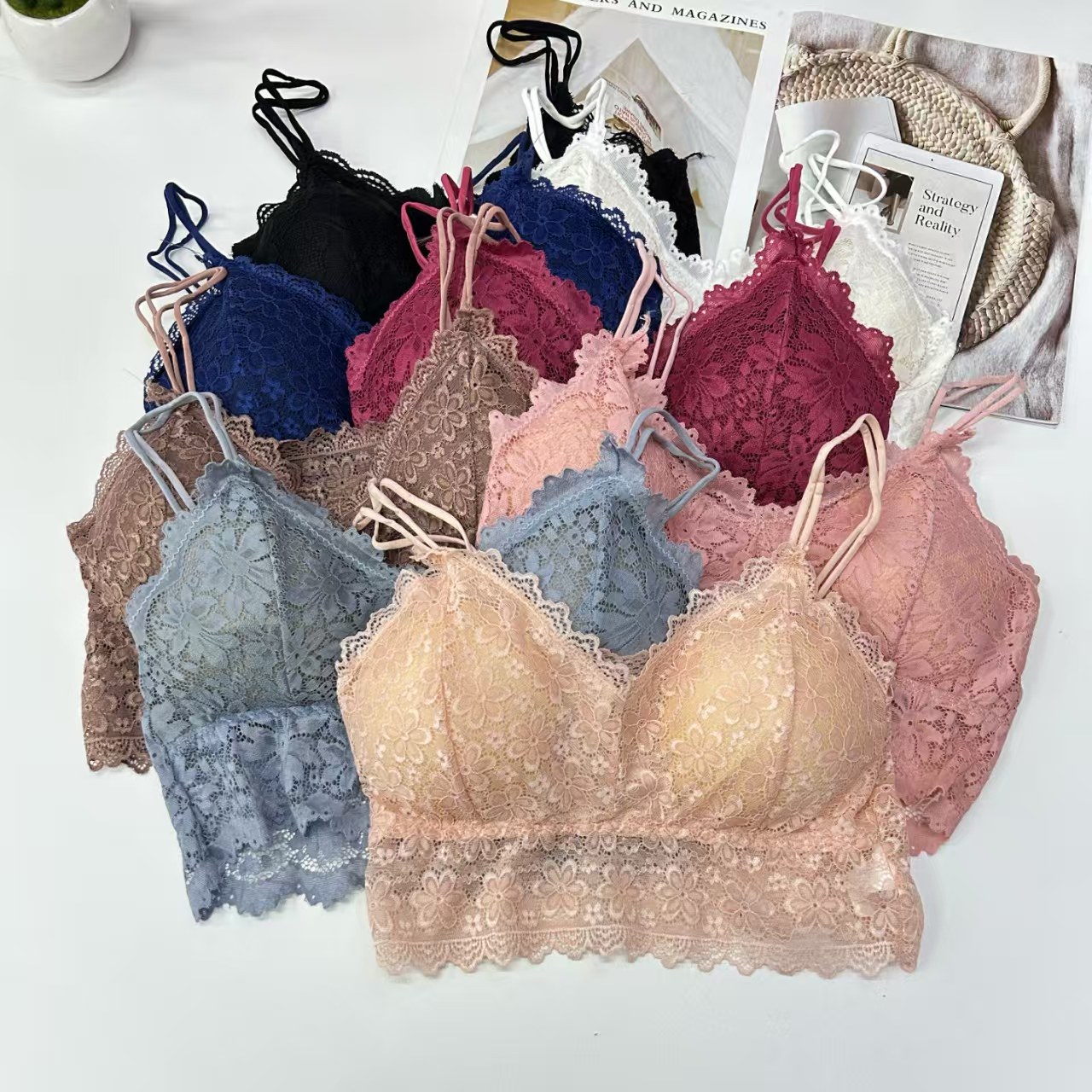 女士蕾丝吊带背心细肩带可拆卸胸垫美背